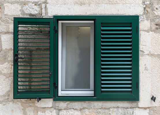 Persianas mallorquinas con lamas orientables 