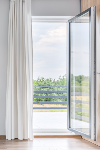 Balconera instalada gris