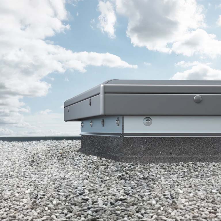 Detalle de claraboya fija para techo plano