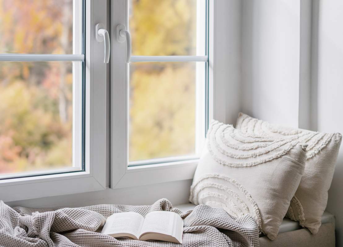 Ventana con vistas a la naturaleza