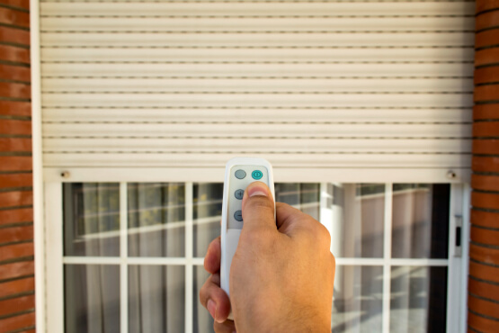 Reequipamiento de eléctricas con sistema de control remoto como el mando