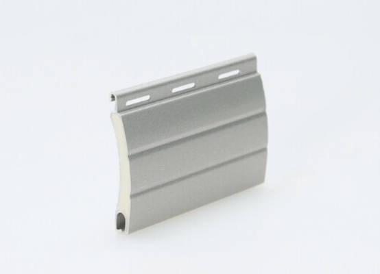 Persianas enrollables de aluminio en detalle