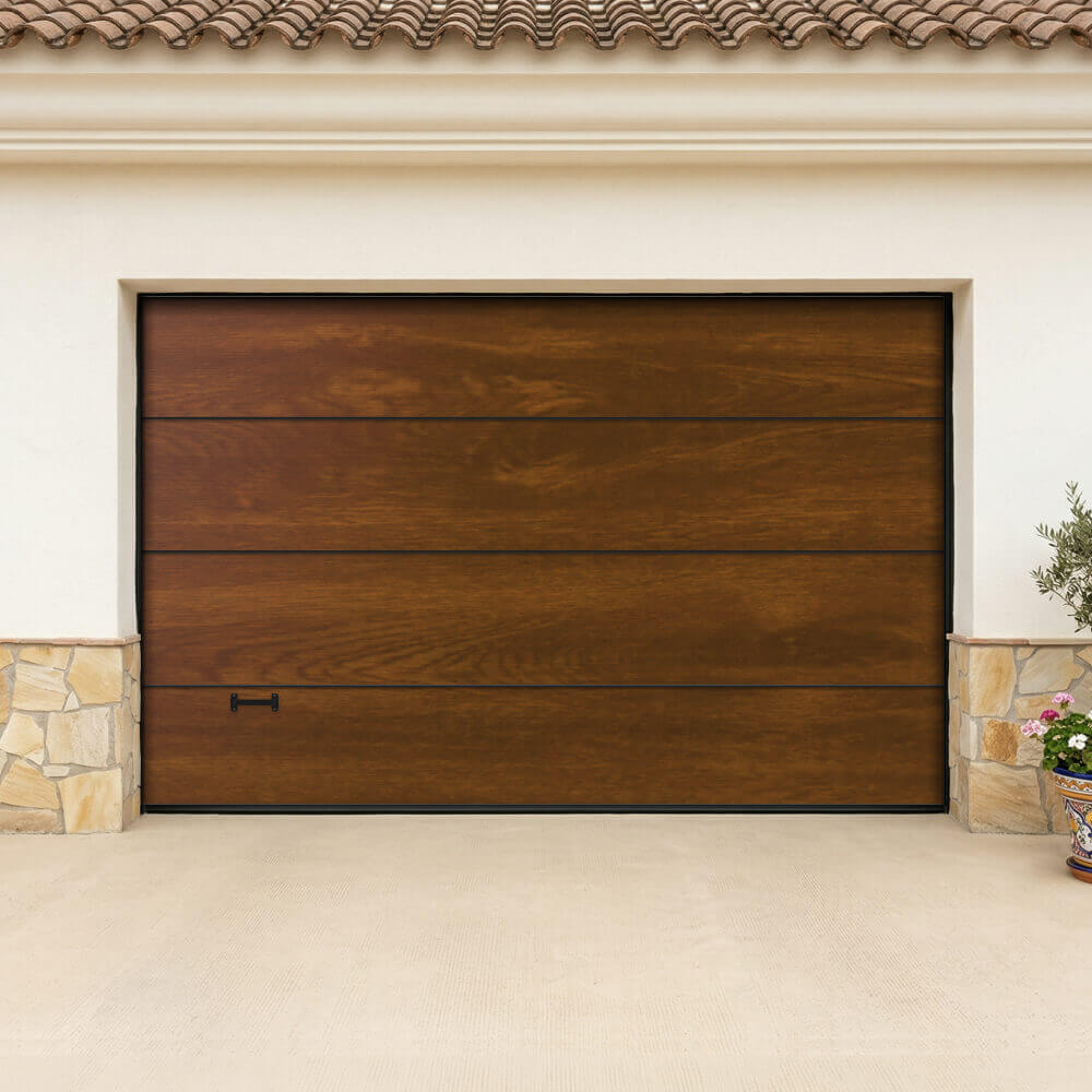 Puerta de garaje cerrada imitación madera
