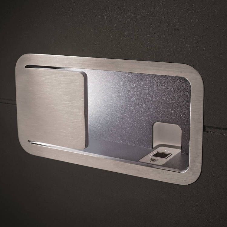 Tirador de puerta de entrada con sistema de huella dactilar por scaner