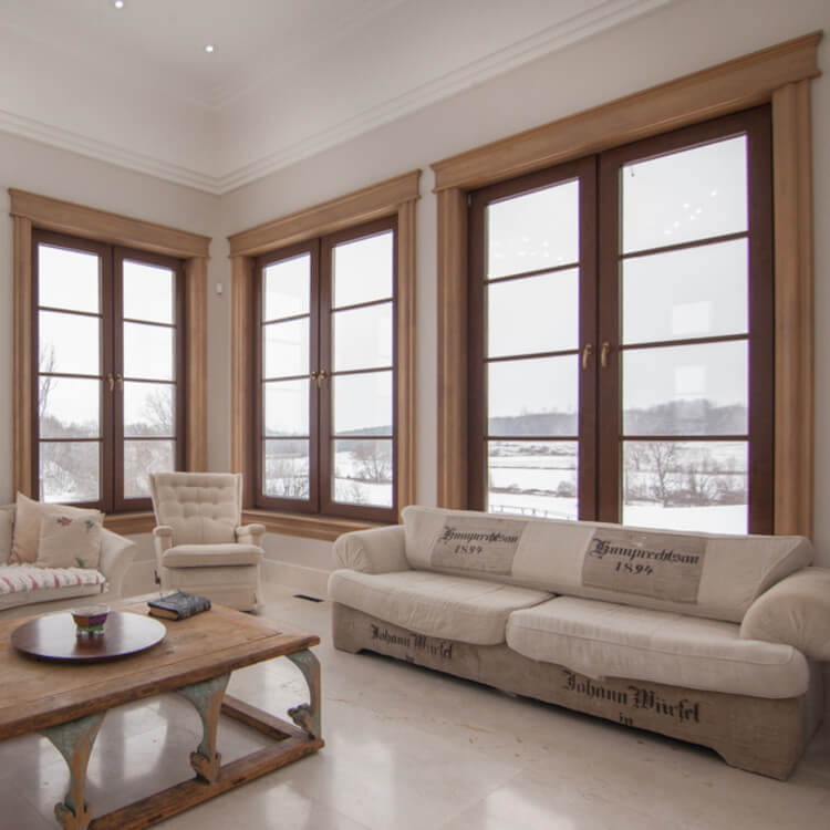 Ventanas de PVC con decoración de madera