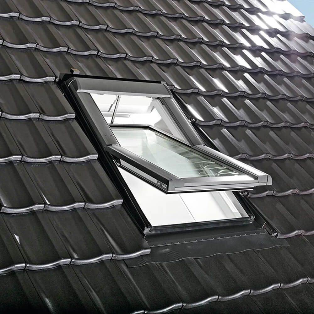 Ventana Roto R6 de PVC para instalación en el techo