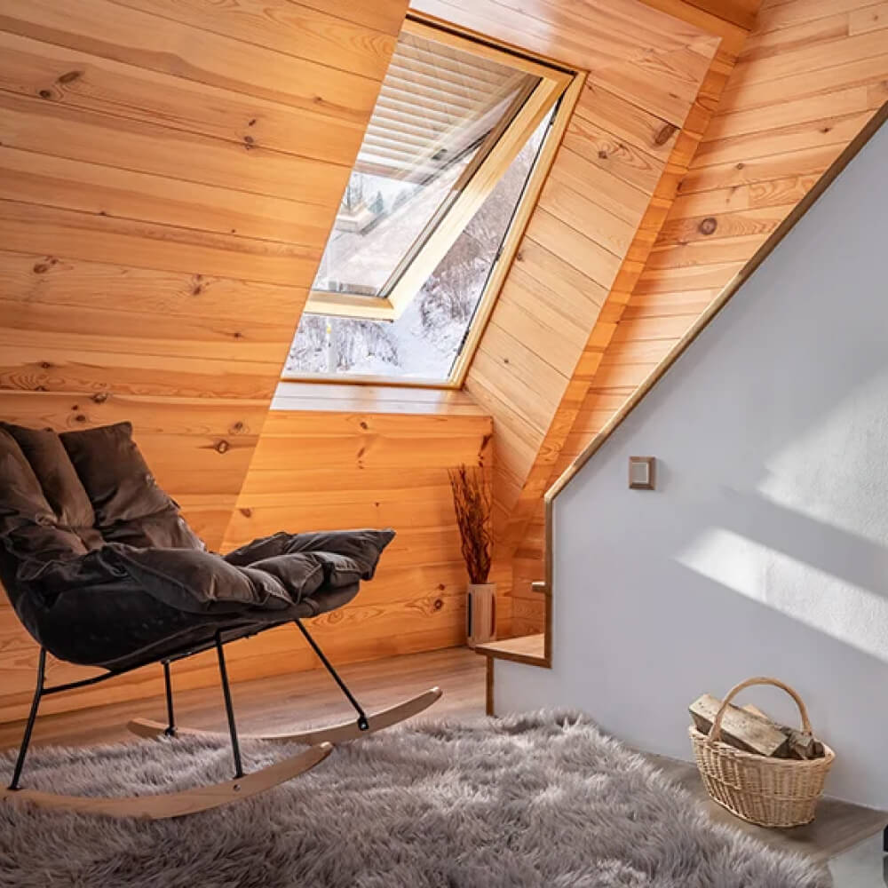 Roto R8 de madera abierta con persiana