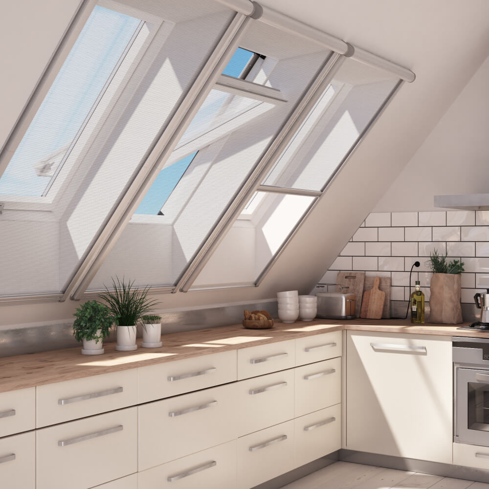 Ventana de techo RoofLITE+ Solid PVC con mosquitera