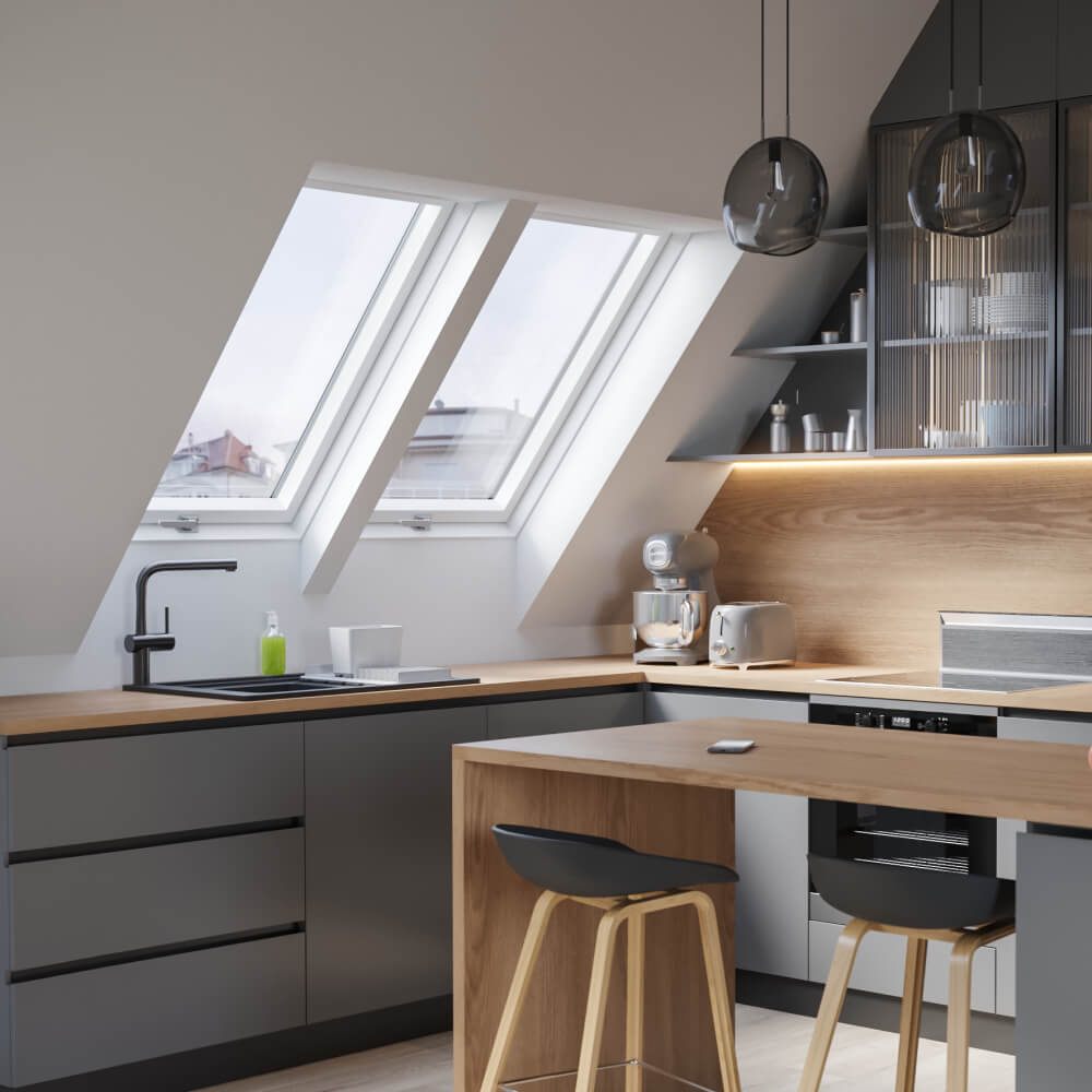 Ventana de techo RoofLITE+ Solid PVC instalada en la cocina